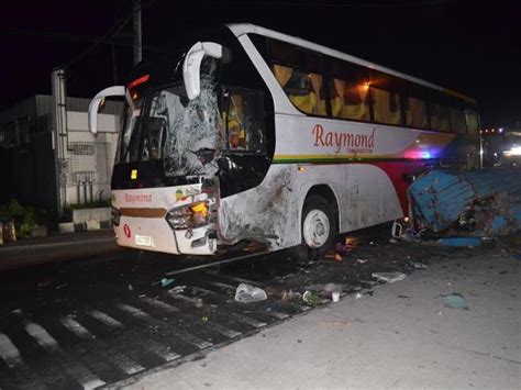 22 hurt after truck rams into bus, jeepney, motorcycle in Pampanga.